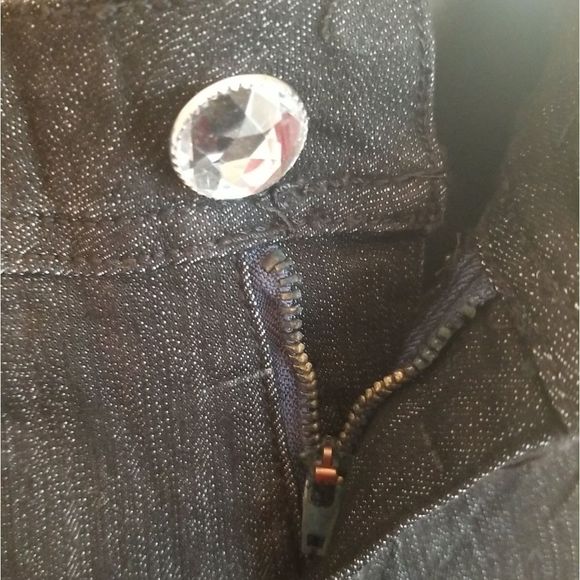 Bon.Jeans Premium Denim High Rise Cuffed Black Distressed Capri Jean's NWT - Picture 8 of 13